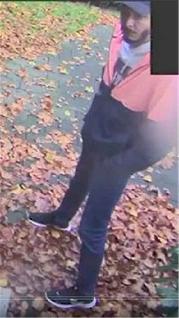 Fahndungsfoto soll einen mutmaßlichen Einbrecher zeigen Fahndungsfoto soll einen mutmaßlichen Einbrecher zeigen
