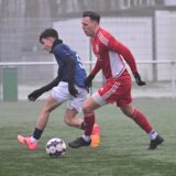 Brian Kreuz gewinnt einen Zweikampf