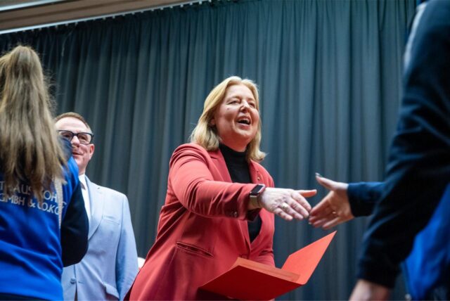 Bärbel Bas zeichnete Ehrenamtliche aus und hielt eine Laudatio auf deren Engagement.