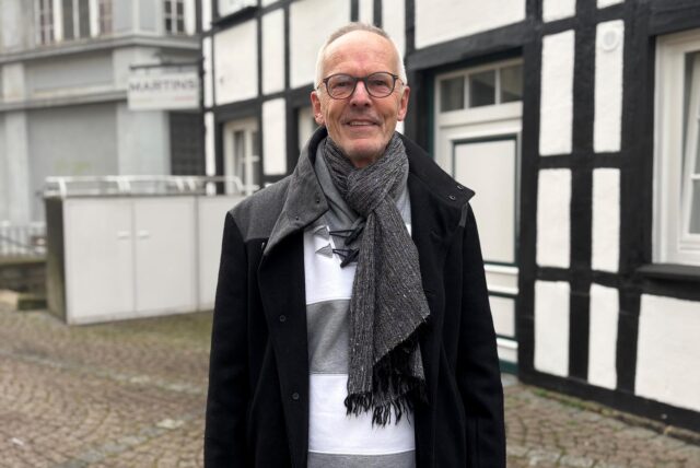 Michael Bärens steht auf dem Lambertusplatz.