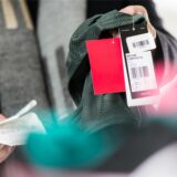 Das Etikett ist noch dran, aber der Artikel getragen: Auch in Haltern haben Einzelhändler mit Rückgabe-Betrug zu tun – wenn auch nicht häufig.