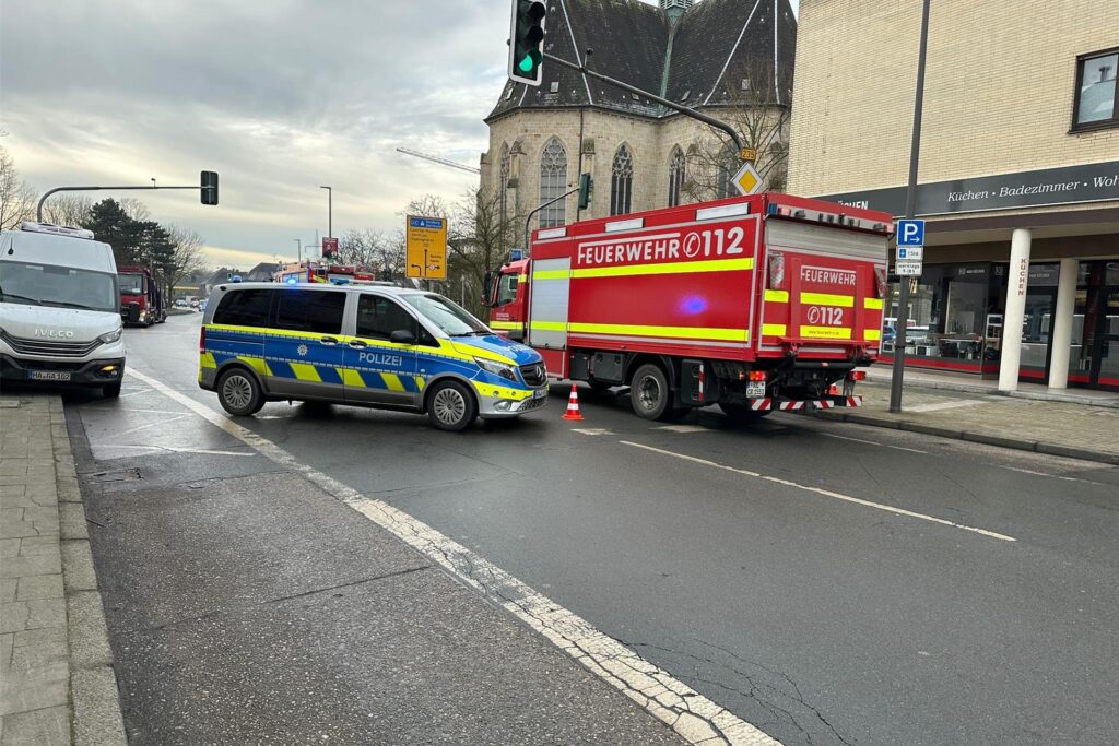Schwerer Verkehrsunfall am 22. Januar 2025 auf der Hebewerkstraße/B235 in Castrop-Rauxel.