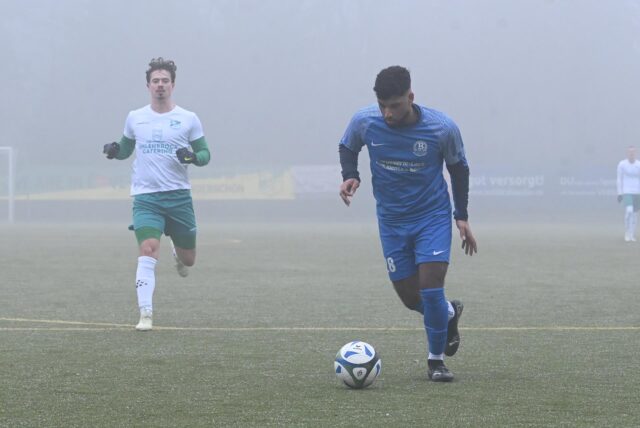 Ahmed El Hessi dribbelt mit dem Ball
