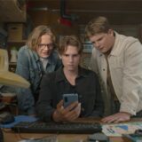Von links nach rechts: Levi Brandl als Bob Andrews, Nevio Wendt als Peter Shaw und Julius Weckauf als Justus Jonas in einer Szene des Films „Die drei ??? und der Karpatenhund“. Der Film kommt am 23.01.2025 in die deutschen Kinos. Im Kreis Recklinghausen läuft er im Cineworld Recklinghausen, im Central Kino Center Dorsten und in den Loe Studios Marl.