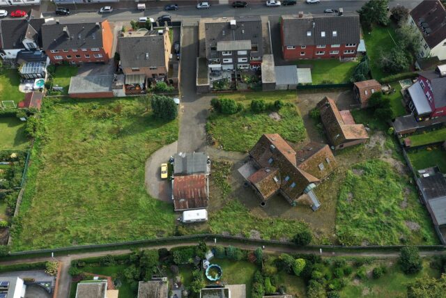 Höchst umstritten bei den Anwohnern ist das Neubauprojekt, das auf dieser Fläche entstehen wird.