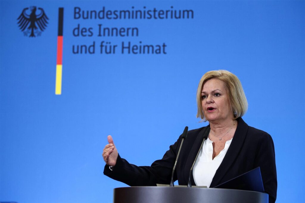 Nancy Faeser (SPD), Bundesministerin des Innern und für Heimat, gibt ein Statement zu dem tödlichen Angriff in einem Park in Aschaffenburg. Nancy Faeser (SPD), Bundesministerin des Innern und für Heimat, gibt ein Statement zu dem tödlichen Angriff in einem Park in Aschaffenburg.