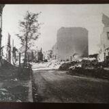 Historische Aufnahme zeigt den zerstörten Oerweg in Recklinghausen nach dem Bombenangriff am 23. März 1945.
