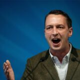 Der Rechtsextremist Matthias Helferich dreht im Eventzentrum Sinsen auf und wird auf Platz 4 der Landesliste gewählt.
