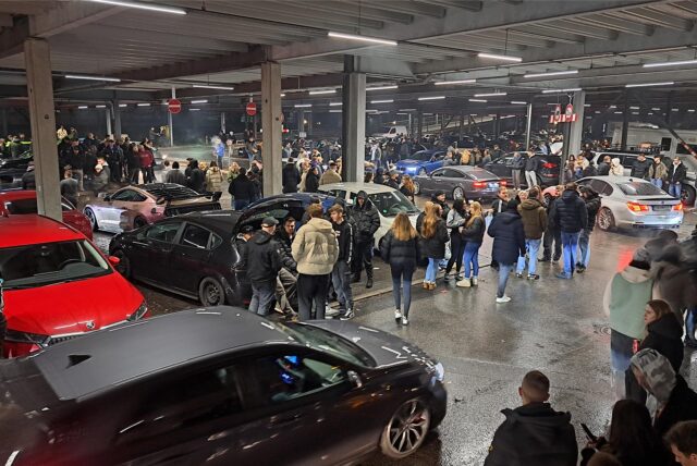 Es blieb alles friedlich: Mehrere Tuner haben sich in der Nacht zu Sonntag am Parkdeck vor dem Marler Stern versammelt.