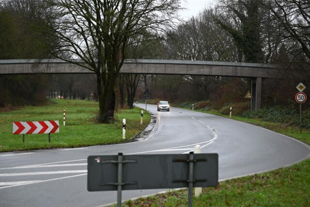 Von dieser Brücke in Dorsten aus erfolgte die Stein-Attacke.