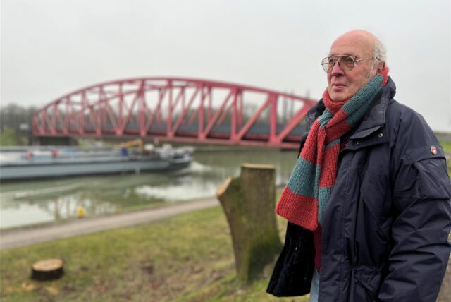 Peter Ambos, der im Schloss Bladenhorst unweit der Kanalbrücke wohnt, fragt nach den Baumfällungen: War das wirklich nötig?