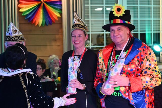 Närrisch und jeck ging es beim zweiten Kappenball der IGBCE Dorsten in der Gaststätte Adolf zu.