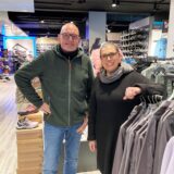 Christoph und Diana Ules stehen im Laden von Intersport Ules in Herten.