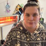 Chiara Davis aus Datteln musste improvisieren: Mit einem Heizstrahler blieb wenigstens das Schlafzimmer warm. Trotz der Kälte waren kurze Ausflüge in Küche und Bad unvermeidbar.