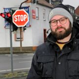 Fabian Tuttmann steht an der Kreuzung an der Glashütte in Haltern.