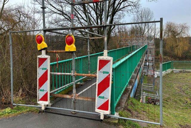 Die Fußgängerbrücke am Hullerner Stausee ist zurzeit gesperrt.