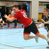 Knappe Niederlage: Das Spiel über den Kreis erwies sich als wirksames Mittel im Hülser Angriff. Bernhard Bertlich erzielte sechs Treffer für den VfL.