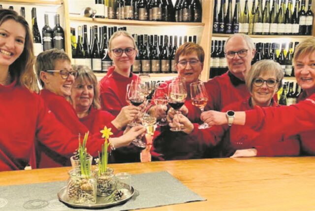 Geschäftsjubiläum: Im Weinhaus Riechmann wird angestoßen