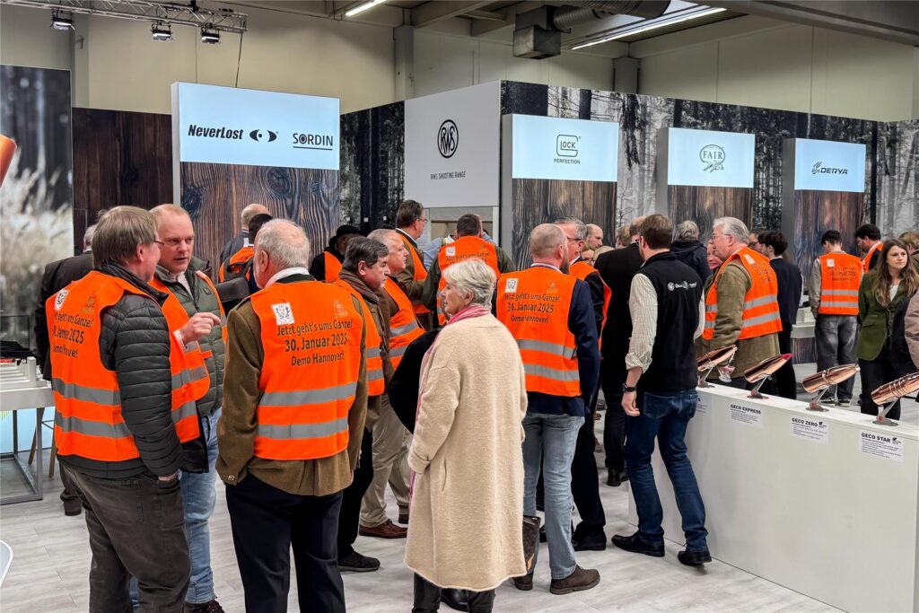 Europas größte Jagdmesse "Jagd und Hund" findet aktuell in den Westfalenhallen statt. Unser Foto-Reporter hat sich am ersten Besucher-Tag dort umgesehen.