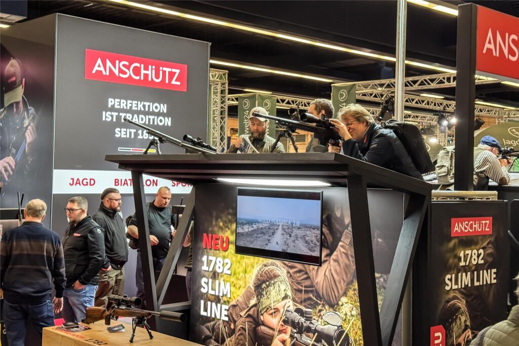 Europas größte Jagdmesse "Jagd und Hund" findet aktuell in den Westfalenhallen statt. Unser Foto-Reporter hat sich am ersten Besucher-Tag dort umgesehen.