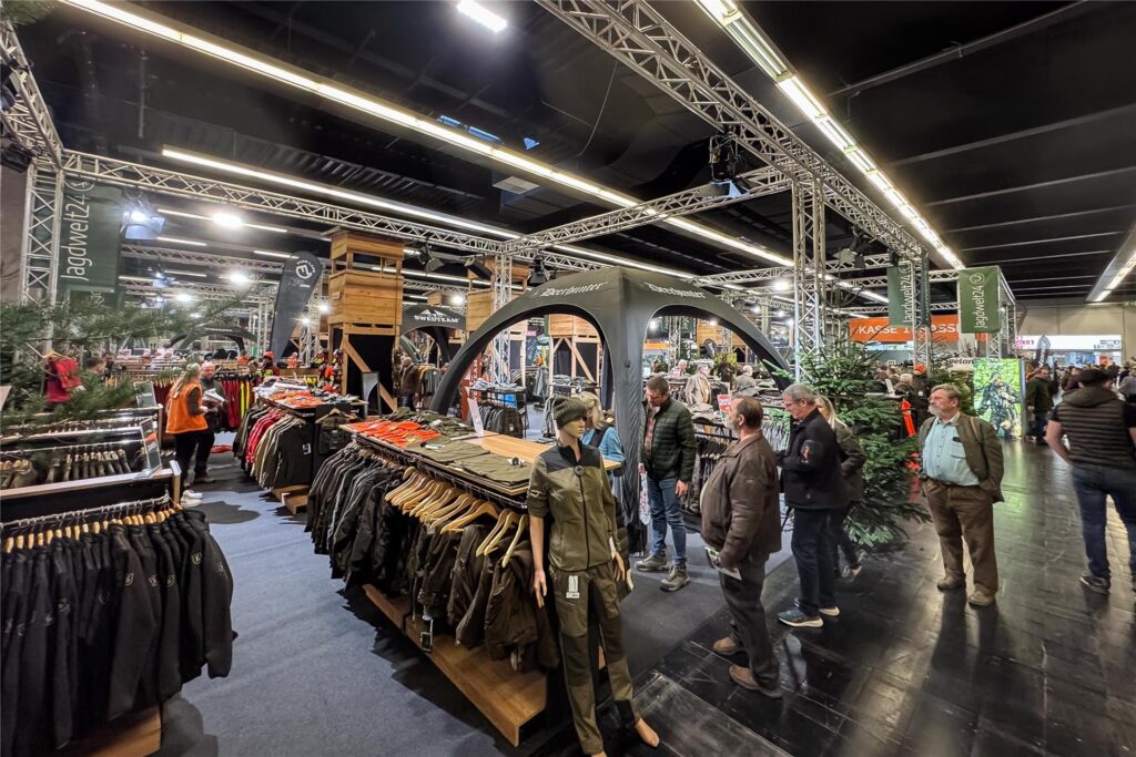 Europas größte Jagdmesse "Jagd und Hund" findet aktuell in den Westfalenhallen statt. Unser Foto-Reporter hat sich am ersten Besucher-Tag dort umgesehen.