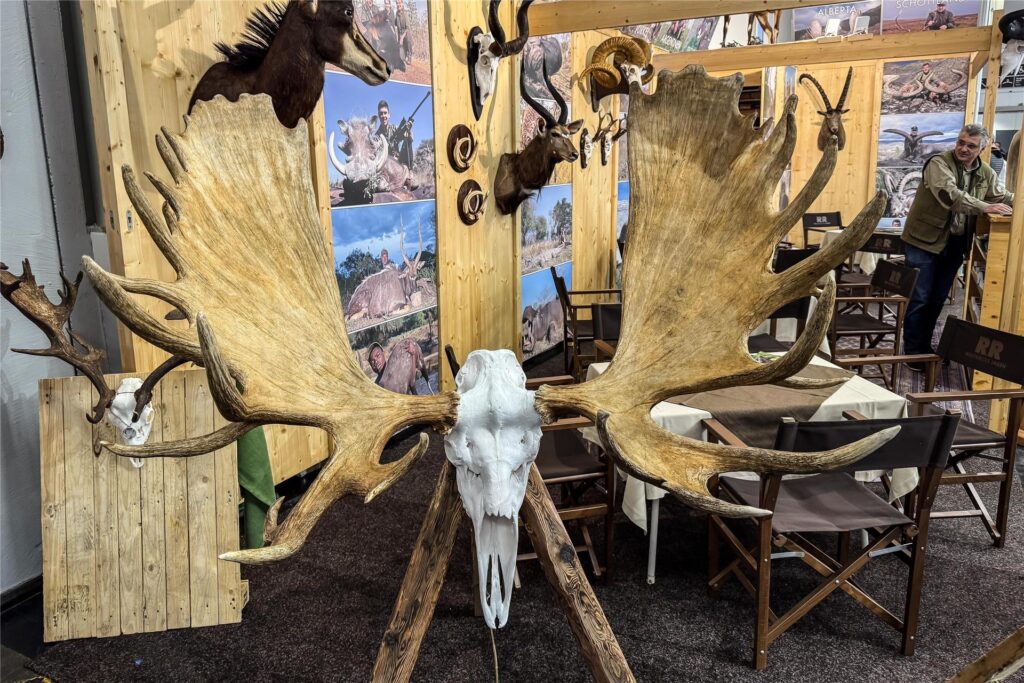 Europas größte Jagdmesse "Jagd und Hund" findet aktuell in den Westfalenhallen statt. Unser Foto-Reporter hat sich am ersten Besucher-Tag dort umgesehen.