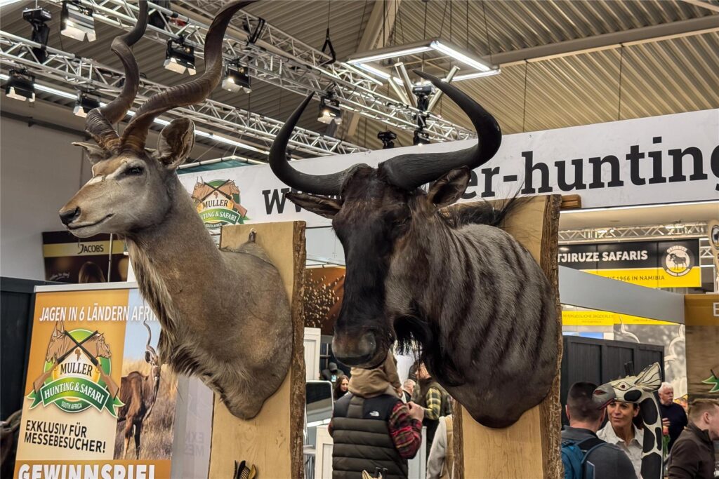 Europas größte Jagdmesse "Jagd und Hund" findet aktuell in den Westfalenhallen statt. Unser Foto-Reporter hat sich am ersten Besucher-Tag dort umgesehen.