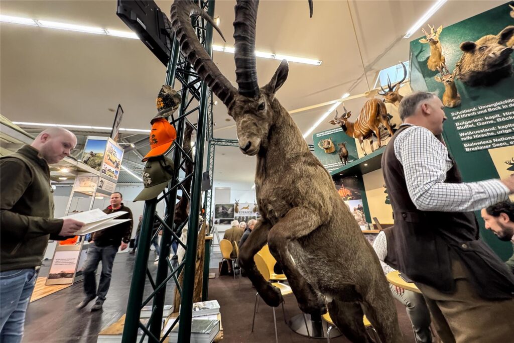 Europas größte Jagdmesse "Jagd und Hund" findet aktuell in den Westfalenhallen statt. Unser Foto-Reporter hat sich am ersten Besucher-Tag dort umgesehen.