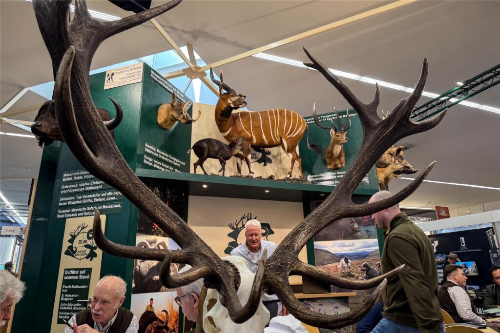 Europas größte Jagdmesse "Jagd und Hund" findet aktuell in den Westfalenhallen statt. Unser Foto-Reporter hat sich am ersten Besucher-Tag dort umgesehen.