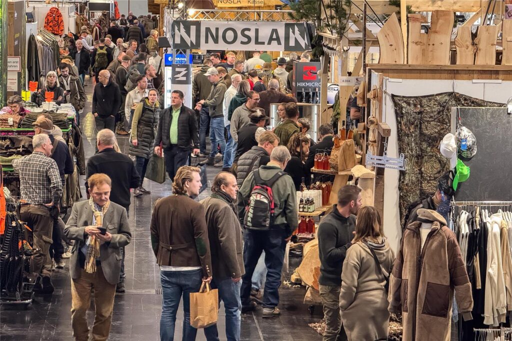 Europas größte Jagdmesse "Jagd und Hund" findet aktuell in den Westfalenhallen statt. Unser Foto-Reporter hat sich am ersten Besucher-Tag dort umgesehen.