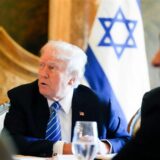 Der designierte US-Präsident Donald Trump (l) trifft den israelischen Ministerpräsidenten Benjamin Netanjahu in seinem Anwesen Mar-a-Lago.