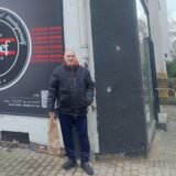 Bernhard Link steht vor dem ehemaligen Platz des Ginkgo-Baums im Dortmunder Kreuzviertel.