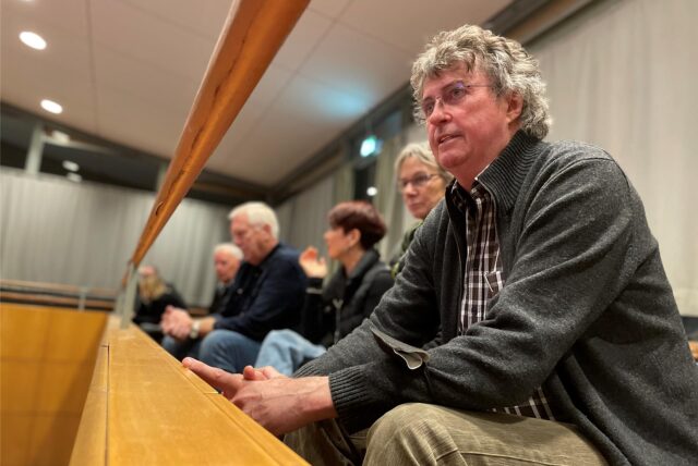 Karl-Heinz Vogel ist abgebildet. Er ist eins der Mitglieder der Bürgerinitiative „Nicht über unseren Köpfen“.