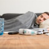 Grippewelle breitet sich aus: Immer mehr Menschen leiden unter Fieber, Husten und Gliederschmerzen.