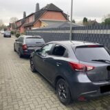Obwohl es eine Anliegerstraße ist, wird das Parken an der Ecke Grüner Weg/Grüne Straße in Marl-Brassert nicht vom Ordnungsamt geahndet.