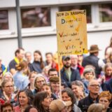 Wie hier im Mai 2024 in Dortmund soll auch kurz vor der Bundestagswahl 2025 gegen rechte Hetze Flagge gezeigt werden.