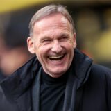 Hans-Joachim Watzke lacht.