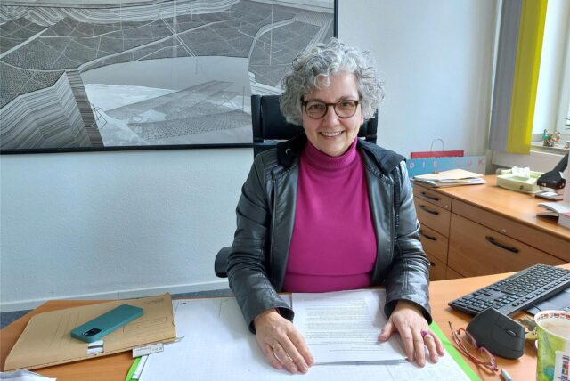 Dorothee Schlüter, Leiterin des Albert-Schweitzer-Geschwister-Scholl-Gymnasiums, hält die Annahme digitaler Anmeldungen für absolut zulässig.