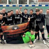 Sieger des „Old Boys Cup“: Die Gastgeber von Teutonia SuS Waltrop mit ihrem neuen Torwart Daniel Schultz (vorne).