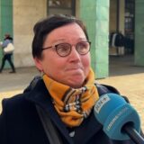 Zwei Personen sind in Dortmund im Interview.