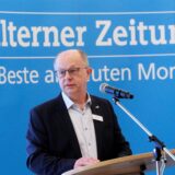 Gerd Koop am Mikrofon