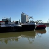Drei Schiffe nebeneinander auf dem Wesel-Datteln-Kanal