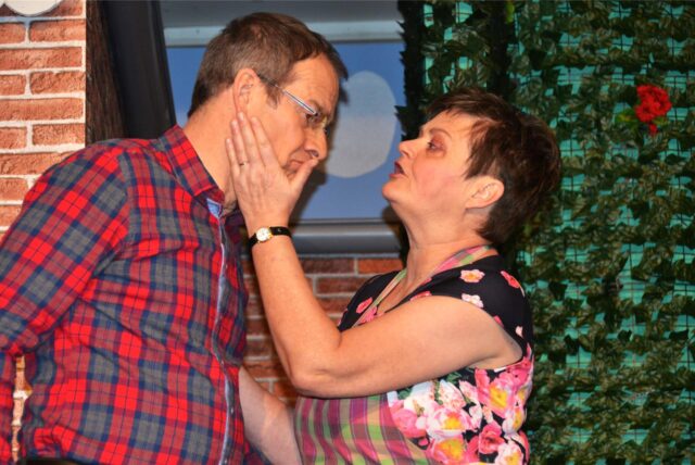 Christoph Sebbel und Andrea Langener auf der Theaterbühne