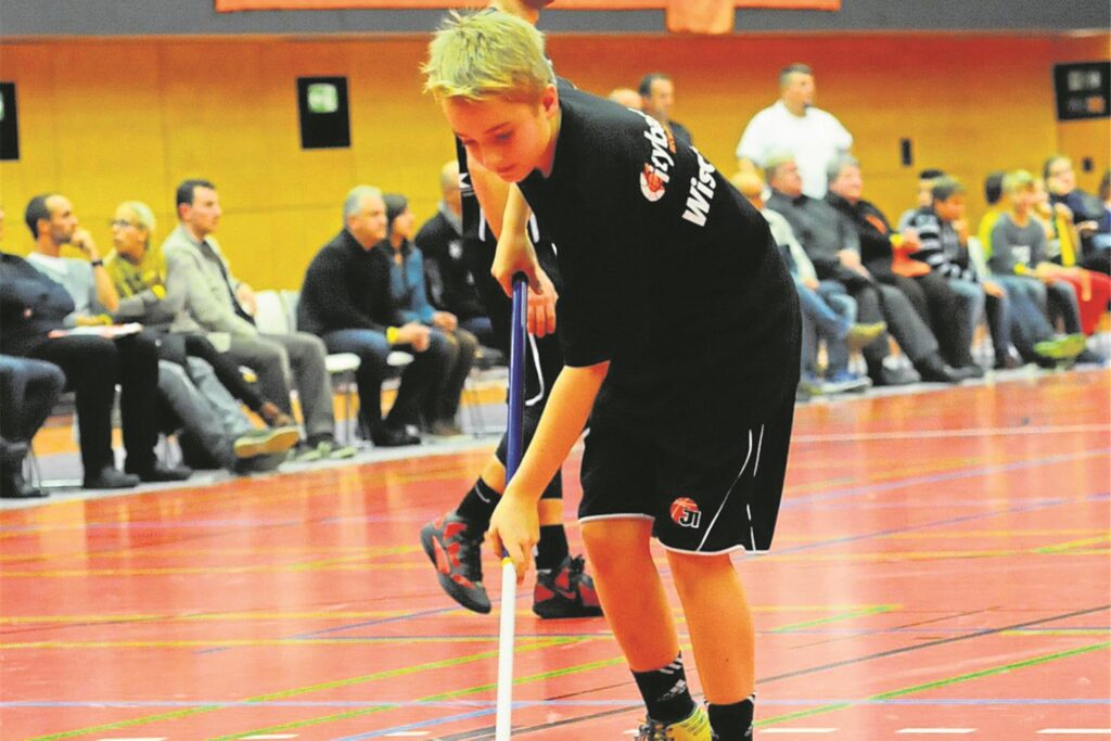 Lennard Kaprolat (2013) als Wischer bei Citybasket Recklinghausen im Einsatz Lennard Kaprolat (2013) als Wischer bei Citybasket Recklinghausen im Einsatz
