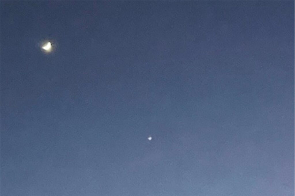 Mond und Venus am Nachthimmel Mond und Venus am Nachthimmel