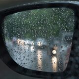 Seitenspiegel eines Autos