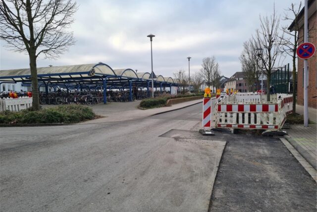 Baustellenabsperrungen auf der Annabergstraße in Haltern