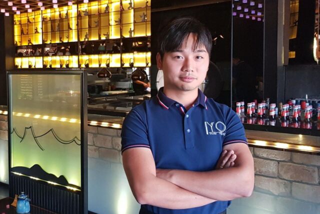 Restaurantbetreiber Tengteng Lin im Iiyo-Stammhaus in Meerbusch, das vor einem Jahr sein Aus verkündete.