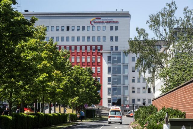 Das Knappschaftskrankenhaus in Dortmund aus der Ferne.