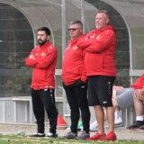 Muss Trainer Sascha Hippler am Sonntag zum Saison-Restart gegen den SSC Recklinghausen selbst ins Trikot der Spvgg. Erkenschwick II schlüpfen?